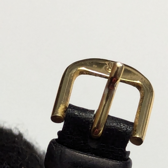 Womens LaSalle gold toned case band still have its original. Working like new - Picture 6 of 9